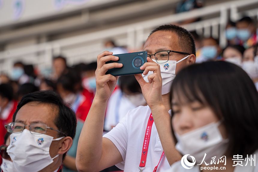 貴州省第十一屆運(yùn)動(dòng)會(huì)開幕式現(xiàn)場(chǎng)。人民網(wǎng) 涂敏攝