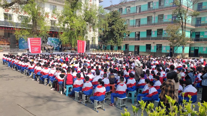 4月10日，大方縣全民閱讀經(jīng)典誦讀綜合性文明實(shí)踐示范活動(dòng)節(jié)目現(xiàn)場(chǎng)。（肖煒燁 攝）.jpg