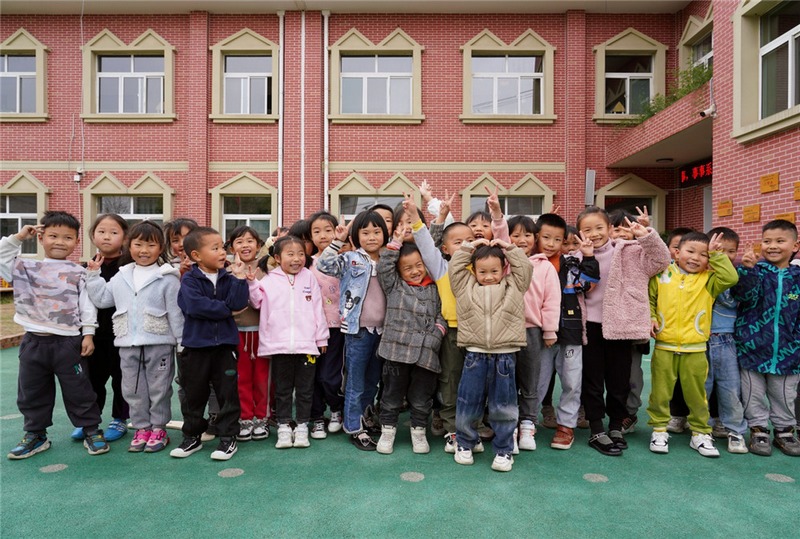 (4)幼兒園的孩子們（代勝強 攝）.jpg