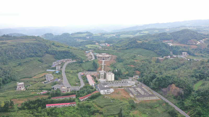 8月30日，赫章縣哲莊壩烏蒙山回旋戰(zhàn)長(zhǎng)征文化公園（航拍圖）。謝永奇攝