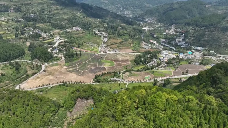 圖為：苗寨村旅居示范點(diǎn)