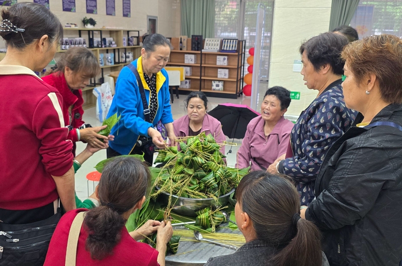 圖：滿滿一盆粽子