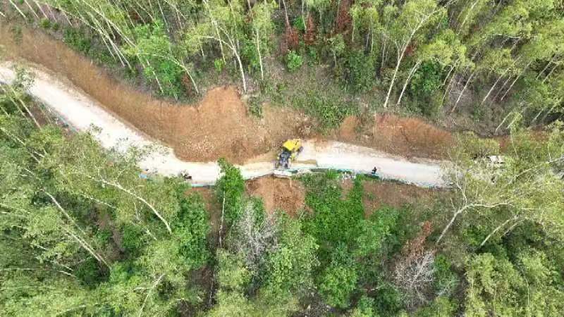 羅甸縣交通運輸局開(kāi)展汛期道路搶修應急演練