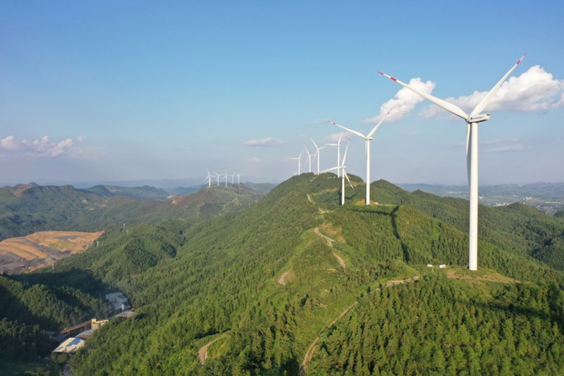 圖為：黔西南州義龍新區(qū)雨樟風電場